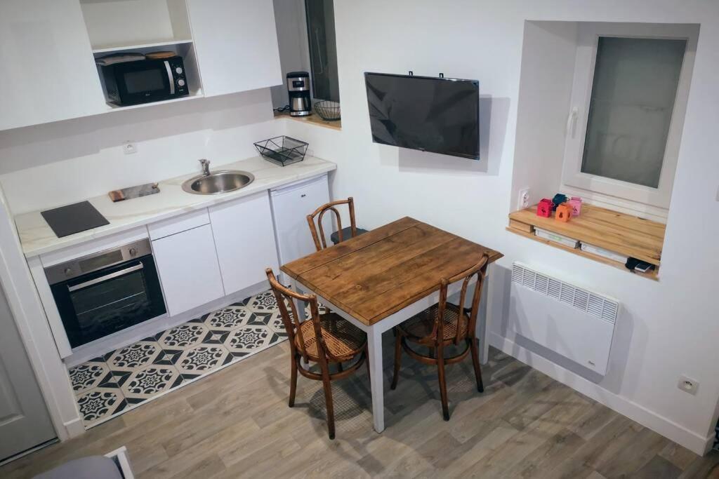 Maison De Village Meublee Avec Terrasse Donzere Ngoại thất bức ảnh